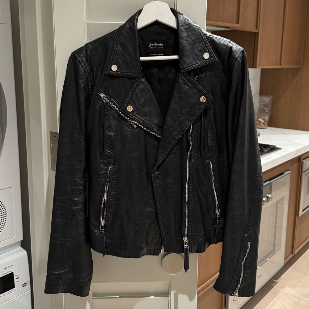 Stradivarius genuine, leather motorcycle jacket